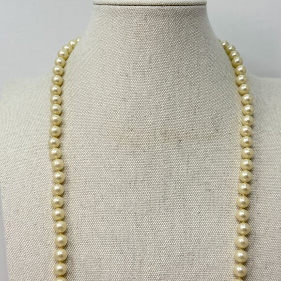 Vintage Long Imitation Pearl Necklace‎ Ornate Clasp Marked Japan Retro Classic - Picture 4 of 15